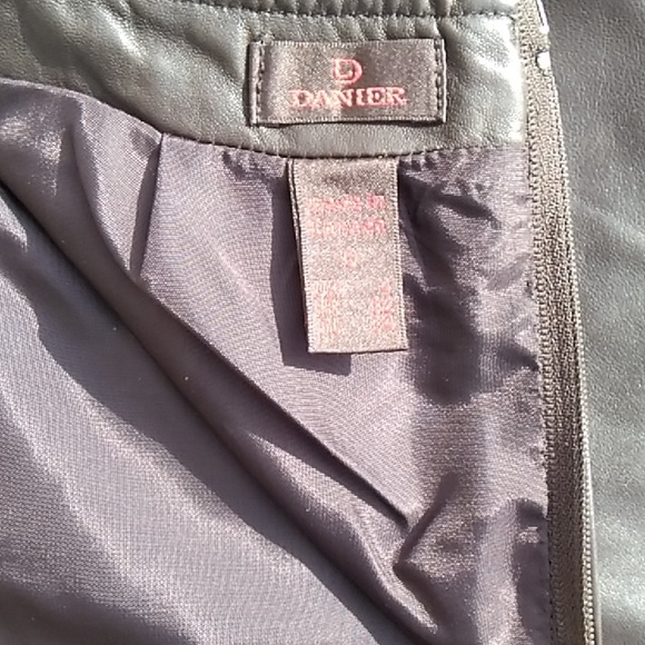 Danier 💯% Leather- Pencil Skirt - Picture 5 of 6